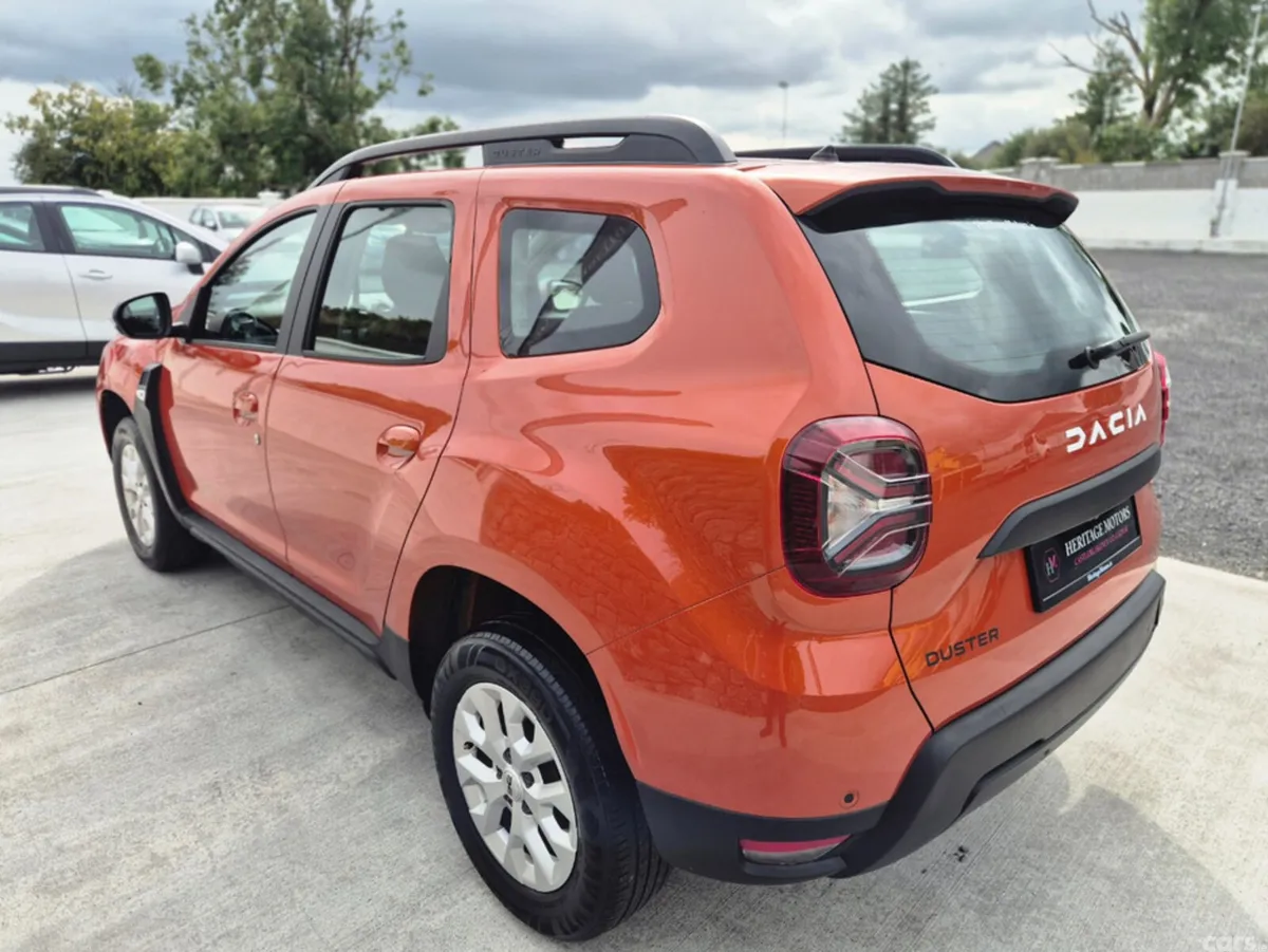 Dacia Duster MPV, Diesel, 2023, Orange