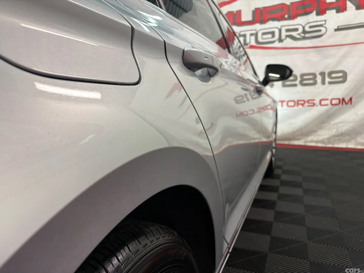 Volkswagen Passat Saloon, Diesel, 2016, Silver