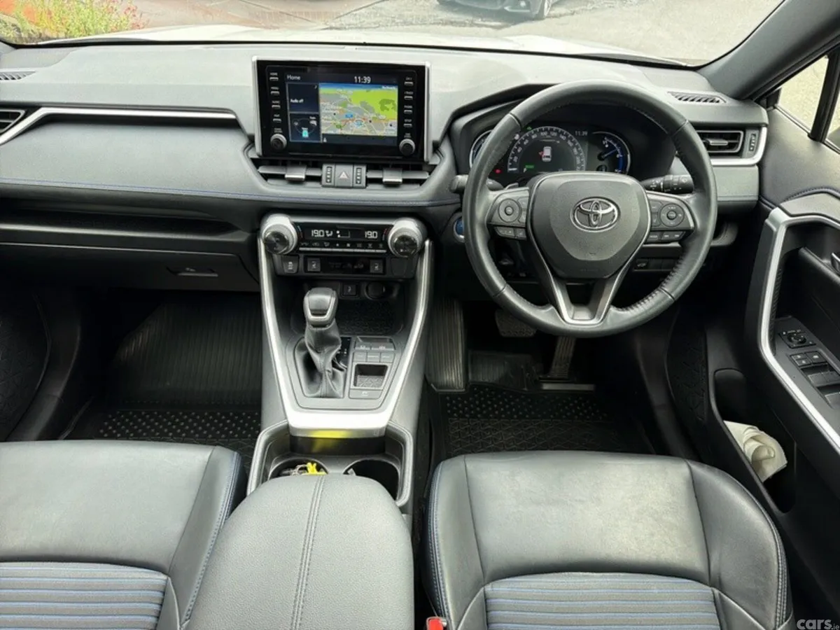 Toyota RAV4 SUV, Petrol Hybrid, 2022, White