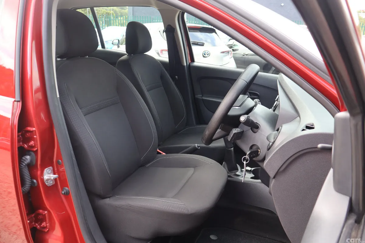 Dacia Sandero Hatchback, Petrol, 2021, Red