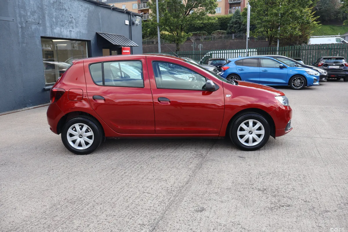 Dacia Sandero Hatchback, Petrol, 2021, Red