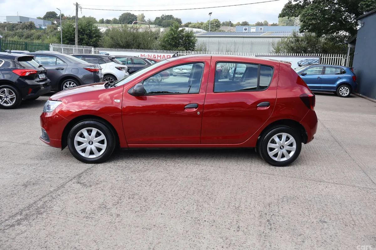 Dacia Sandero Hatchback, Petrol, 2021, Red