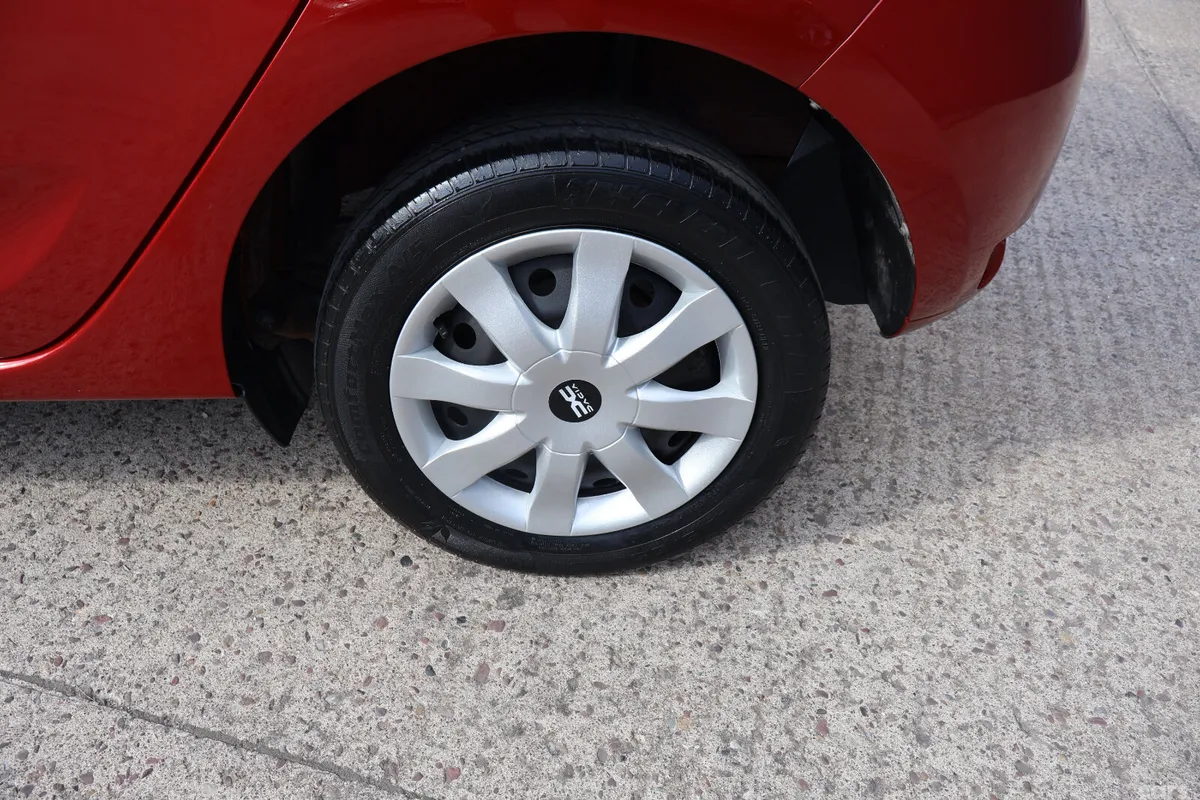 Dacia Sandero Hatchback, Petrol, 2021, Red