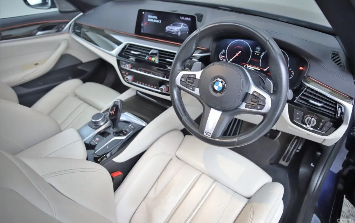 BMW 5-Series Estate, Diesel, 2019, Blue