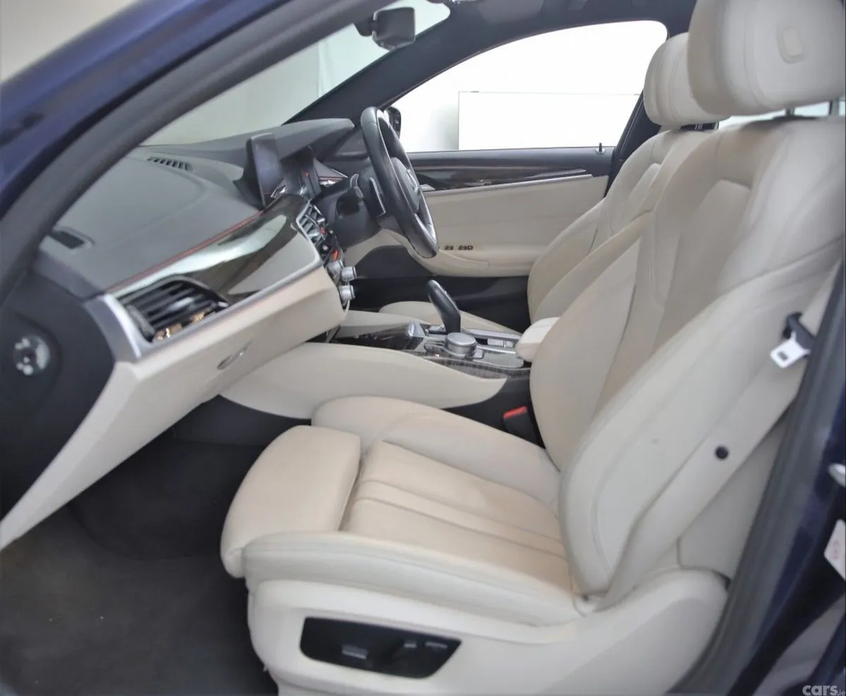 BMW 5-Series Estate, Diesel, 2019, Blue
