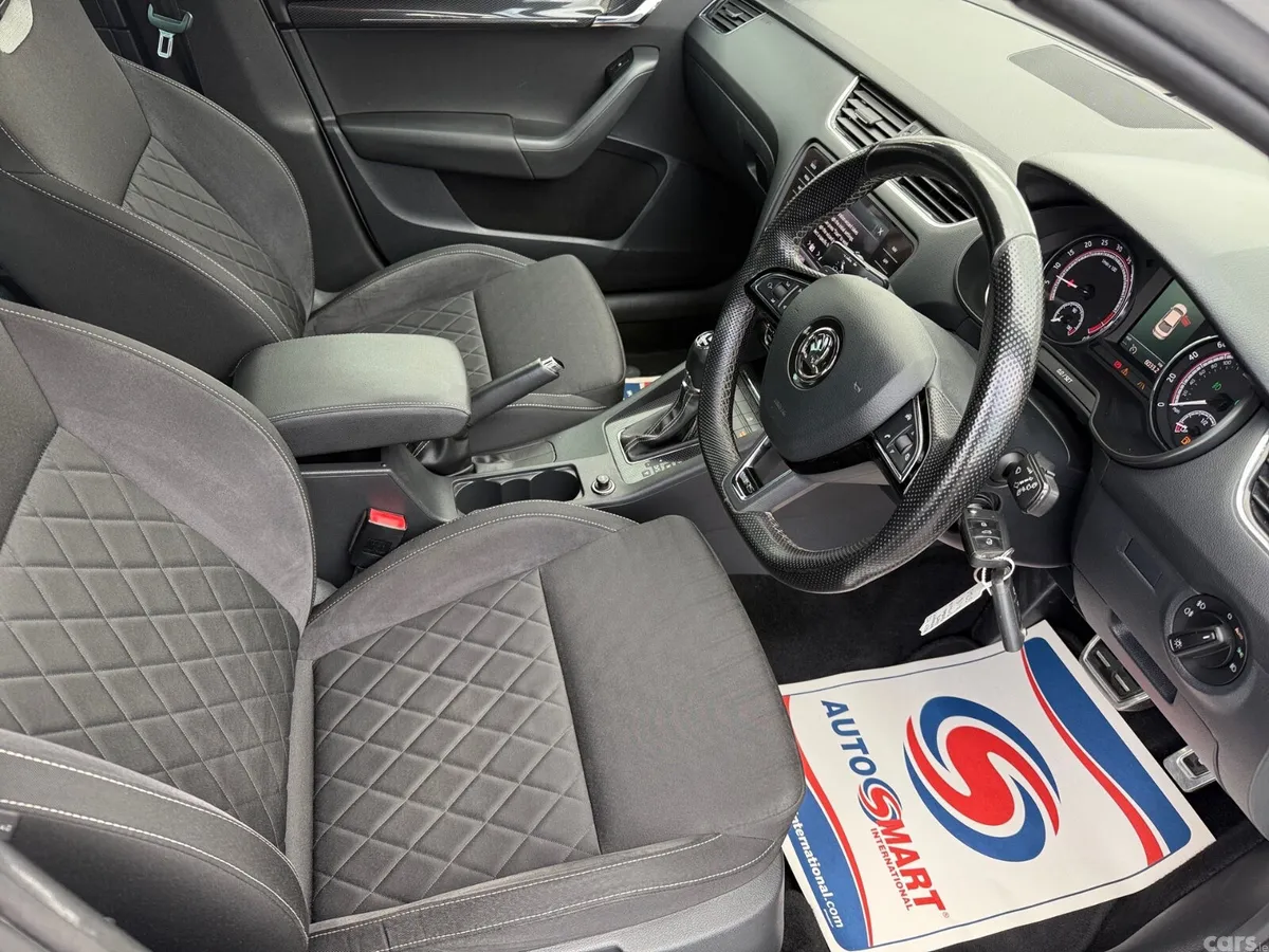Skoda Octavia Hatchback, Diesel, 2018, White