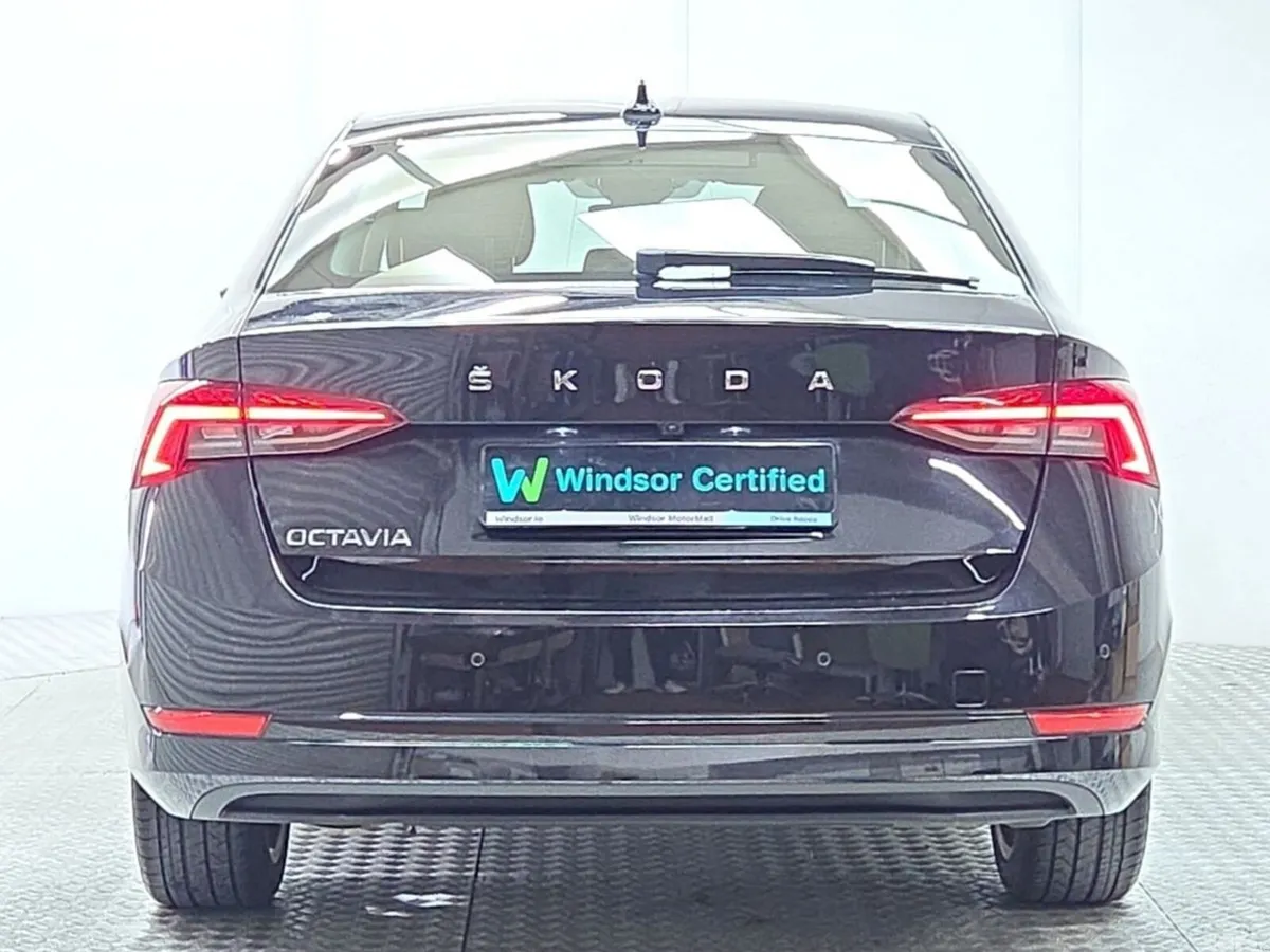 Skoda Octavia Saloon, Diesel, 2021, Black