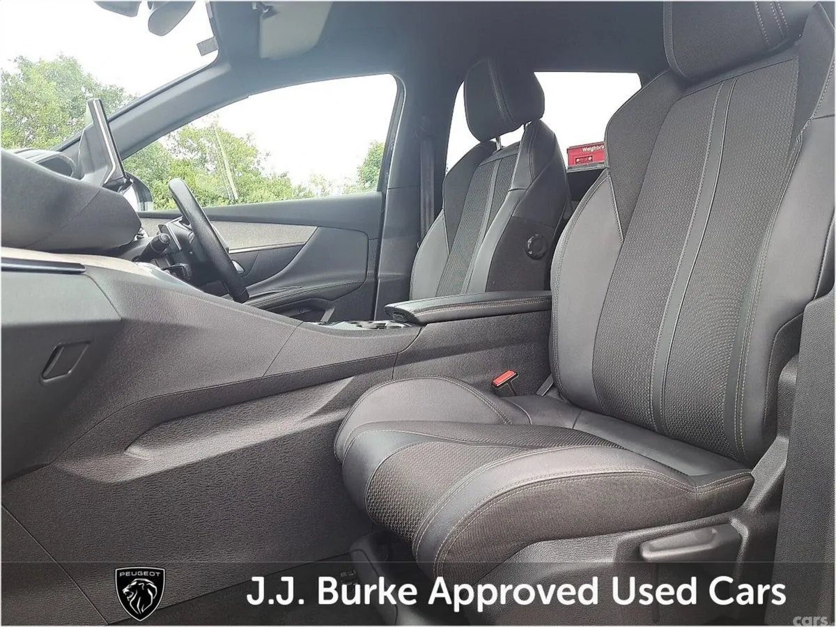 Peugeot 5008 SUV, Diesel, 2023, Black