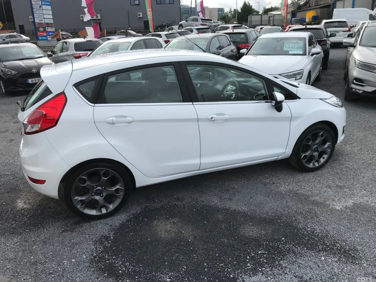 Ford Fiesta Hatchback, Petrol, 2017, White