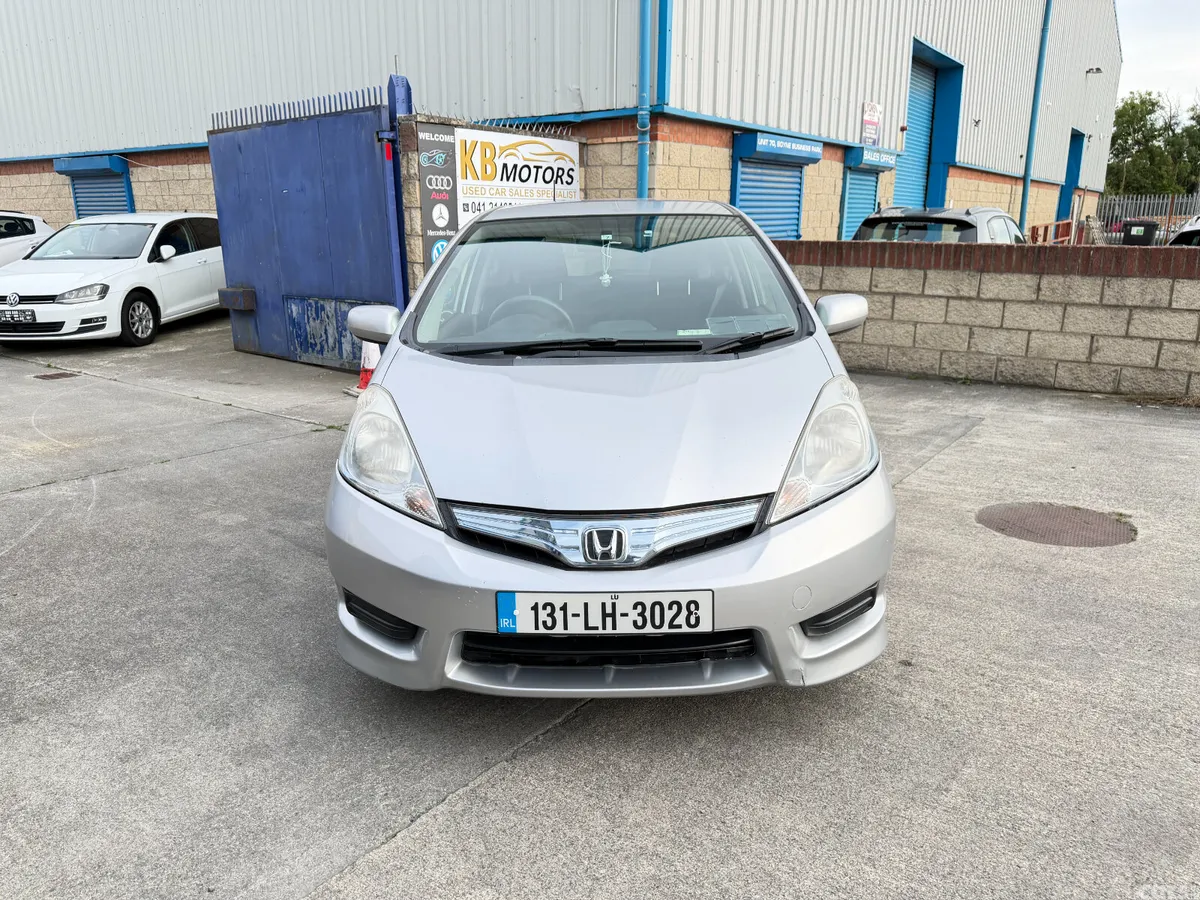 Honda Fit Hatchback, Petrol Hybrid, 2013, Silver