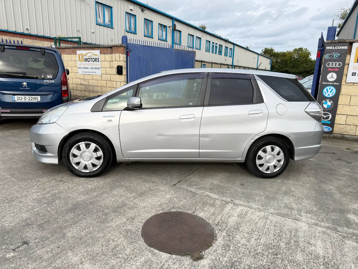 Honda Fit Hatchback, Petrol Hybrid, 2013, Silver