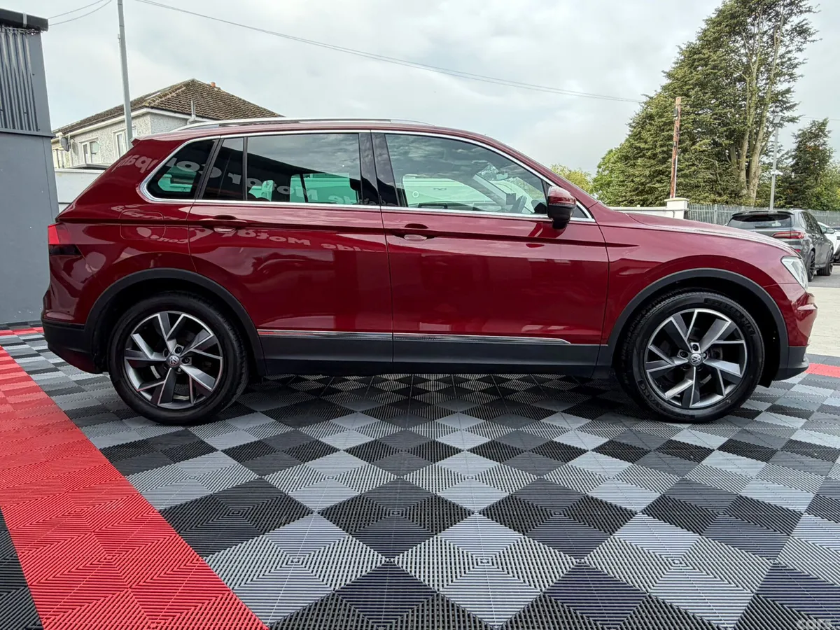 Volkswagen Tiguan SUV, Diesel, 2017, Red