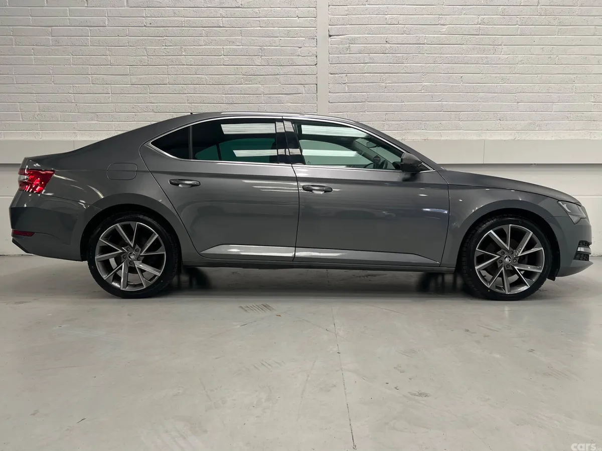 Skoda Superb Hatchback, Diesel, 2024, Grey