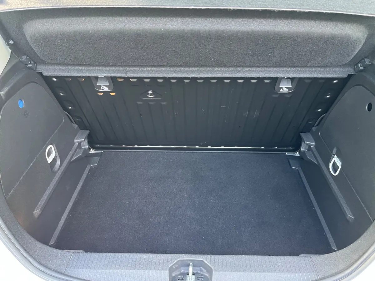 Opel Corsa Hatchback, Petrol, 2019, White
