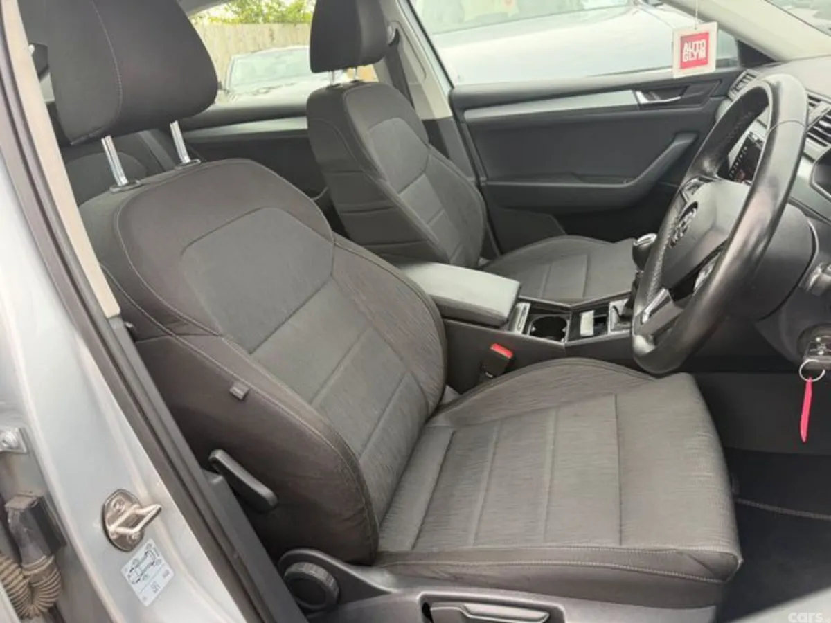 Skoda Superb Saloon, Diesel, 2019, Grey