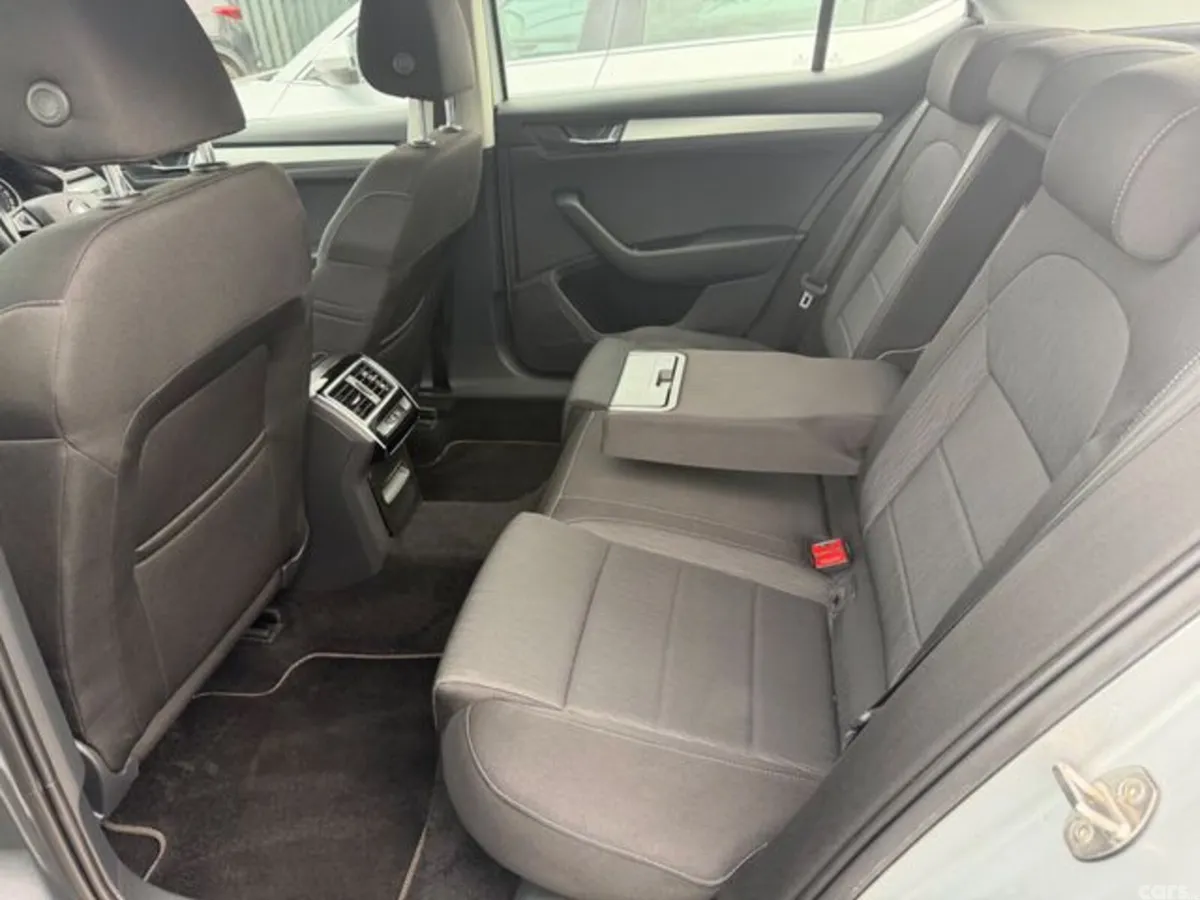 Skoda Superb Saloon, Diesel, 2019, Grey