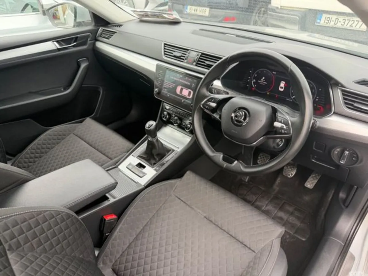 Skoda Superb Saloon, Diesel, 2023, Grey