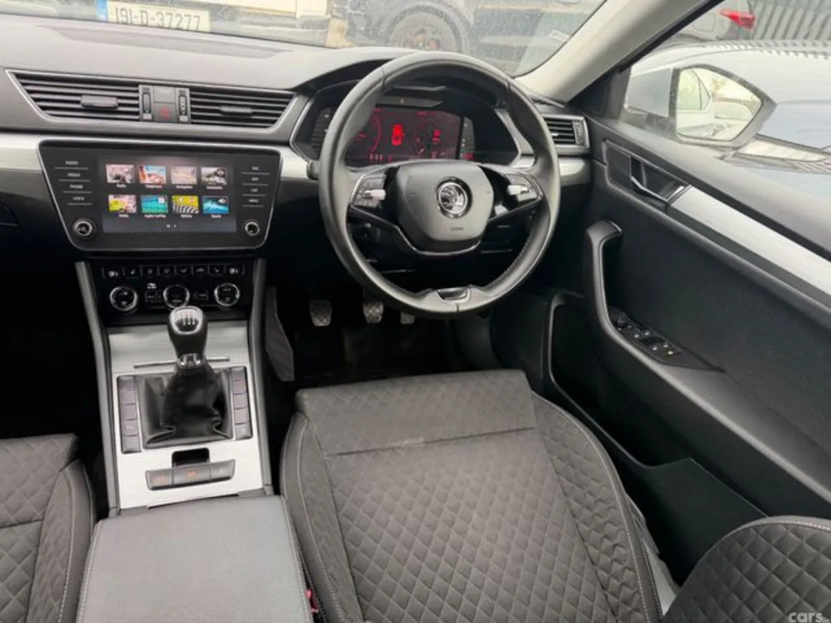 Skoda Superb Saloon, Diesel, 2023, Grey
