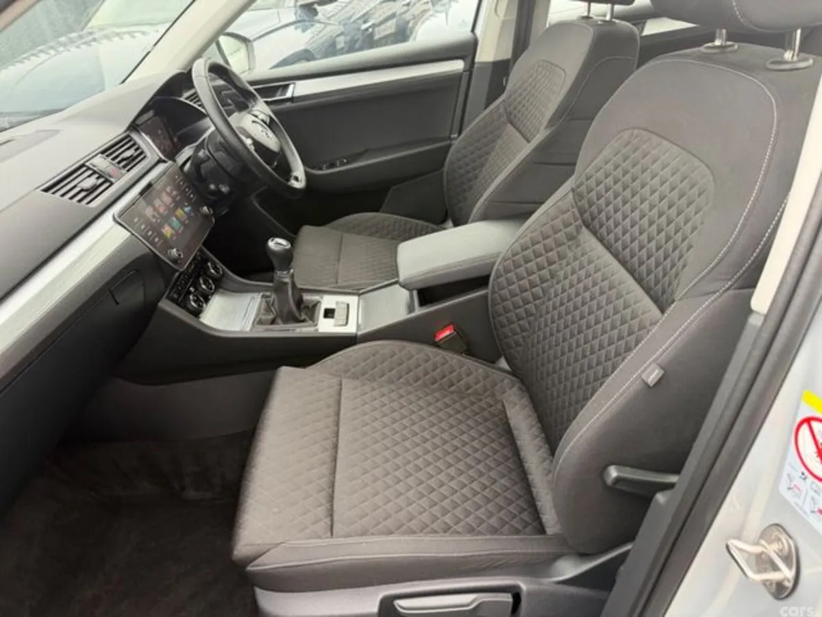 Skoda Superb Saloon, Diesel, 2023, Grey