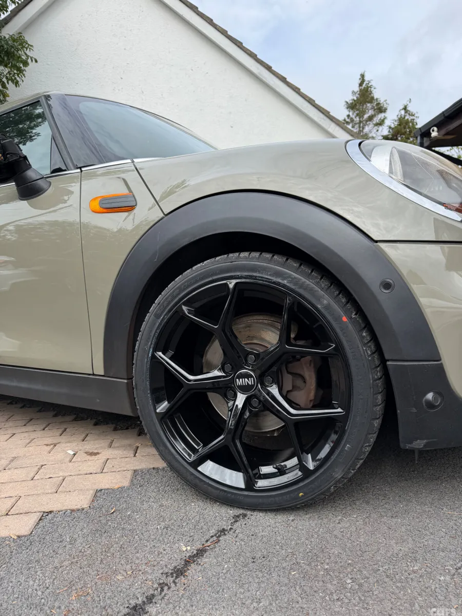 Mini Cooper Hatchback, Petrol, 2018, Grey