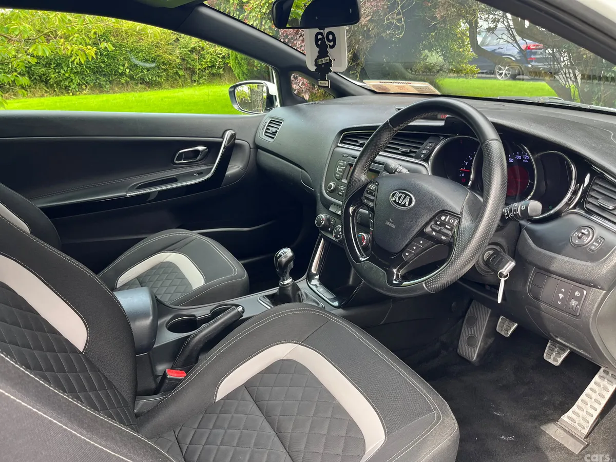 Kia Ceed Hatchback, Diesel, 2017, White