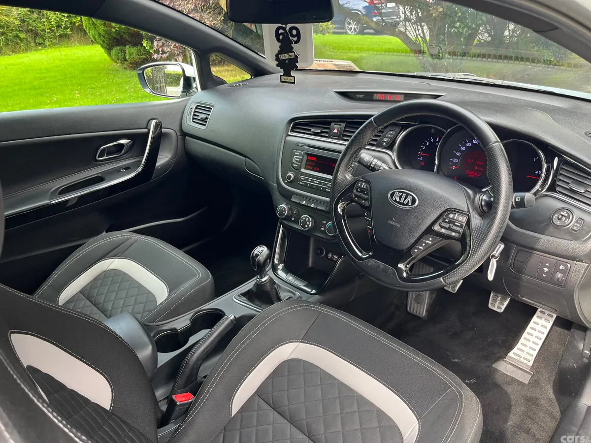Kia Ceed Hatchback, Diesel, 2017, White