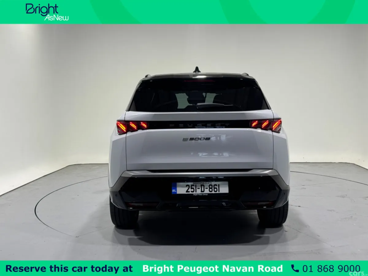 Peugeot 5008 MPV, Electric, 2025, White