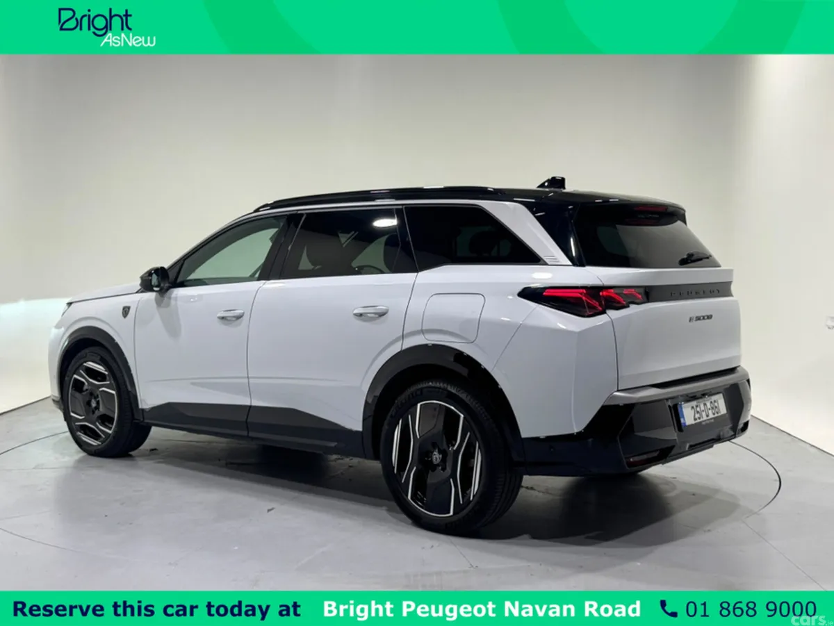 Peugeot 5008 MPV, Electric, 2025, White