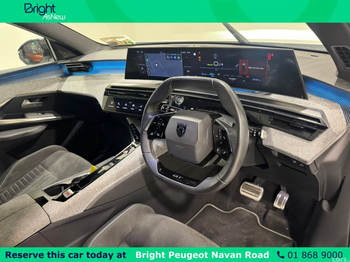 Peugeot 5008 MPV, Electric, 2025, White