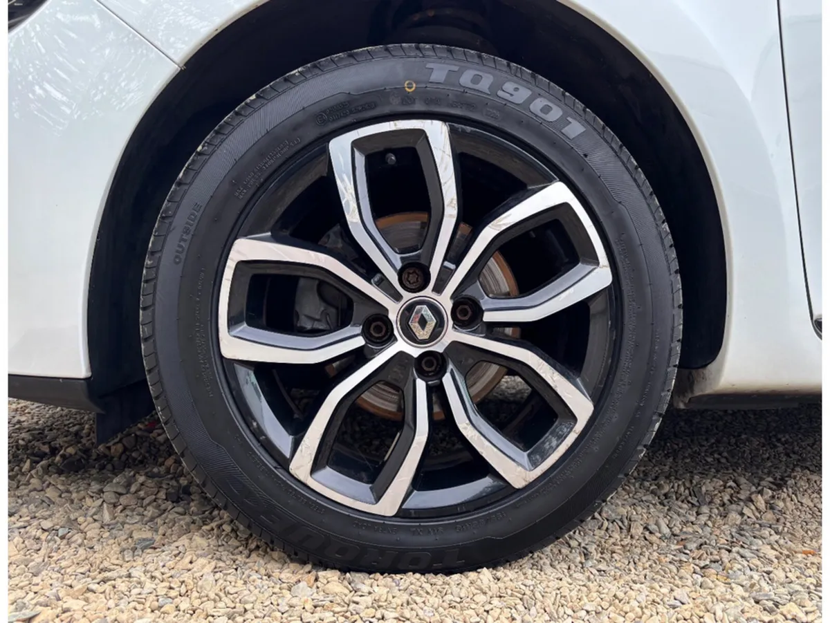Renault Clio Hatchback, Petrol, 2019, White