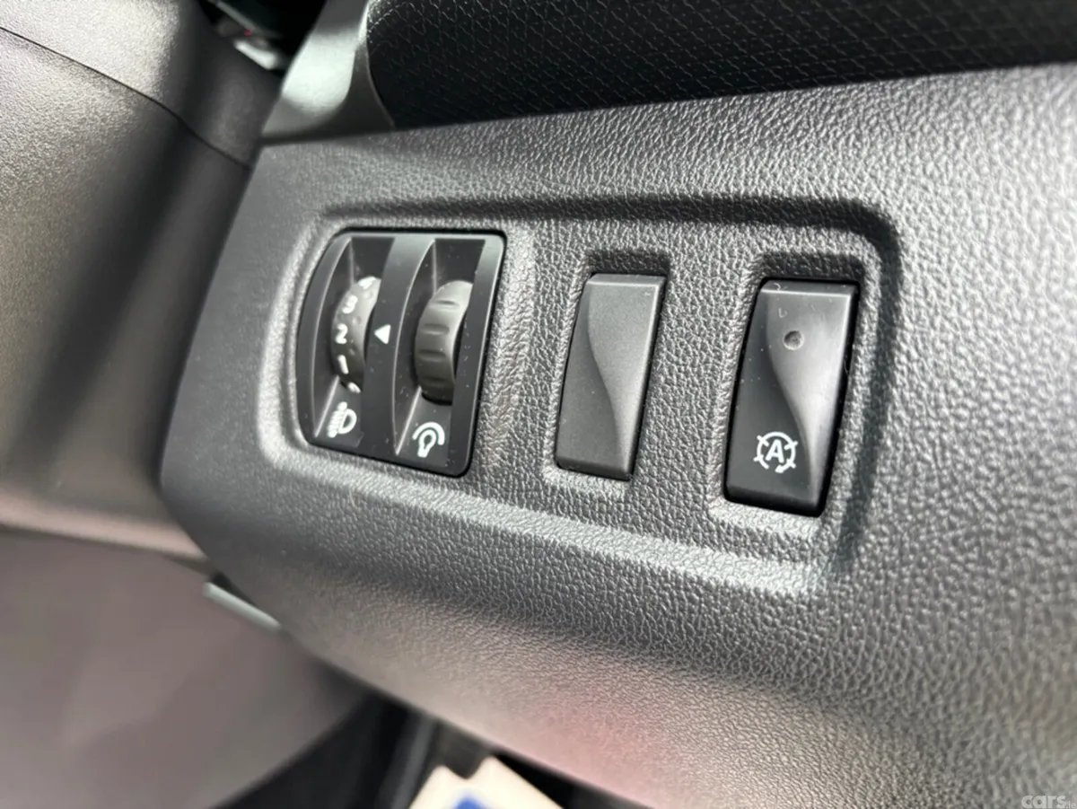 Renault Clio Hatchback, Petrol, 2019, White
