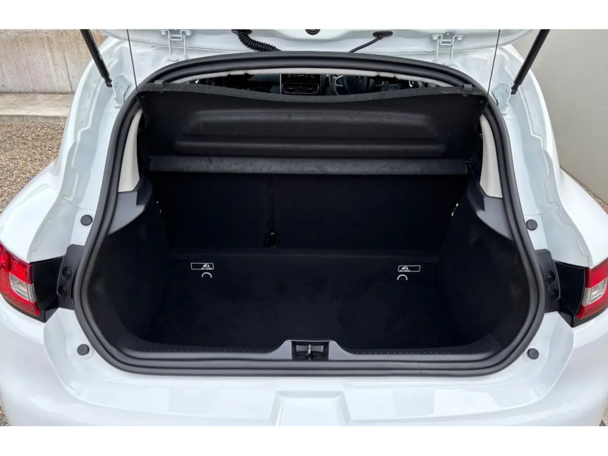 Renault Clio Hatchback, Petrol, 2019, White
