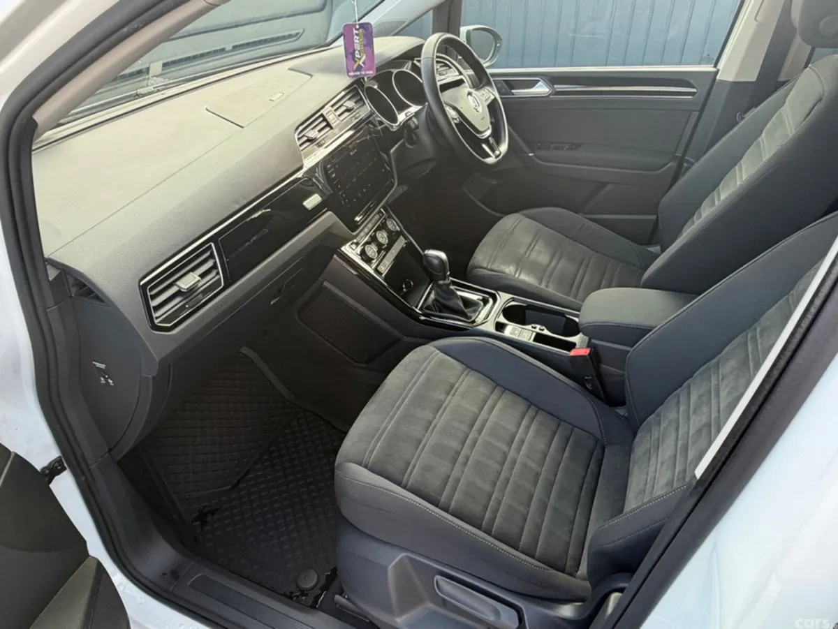 Volkswagen Touran MPV, Petrol, 2018, White