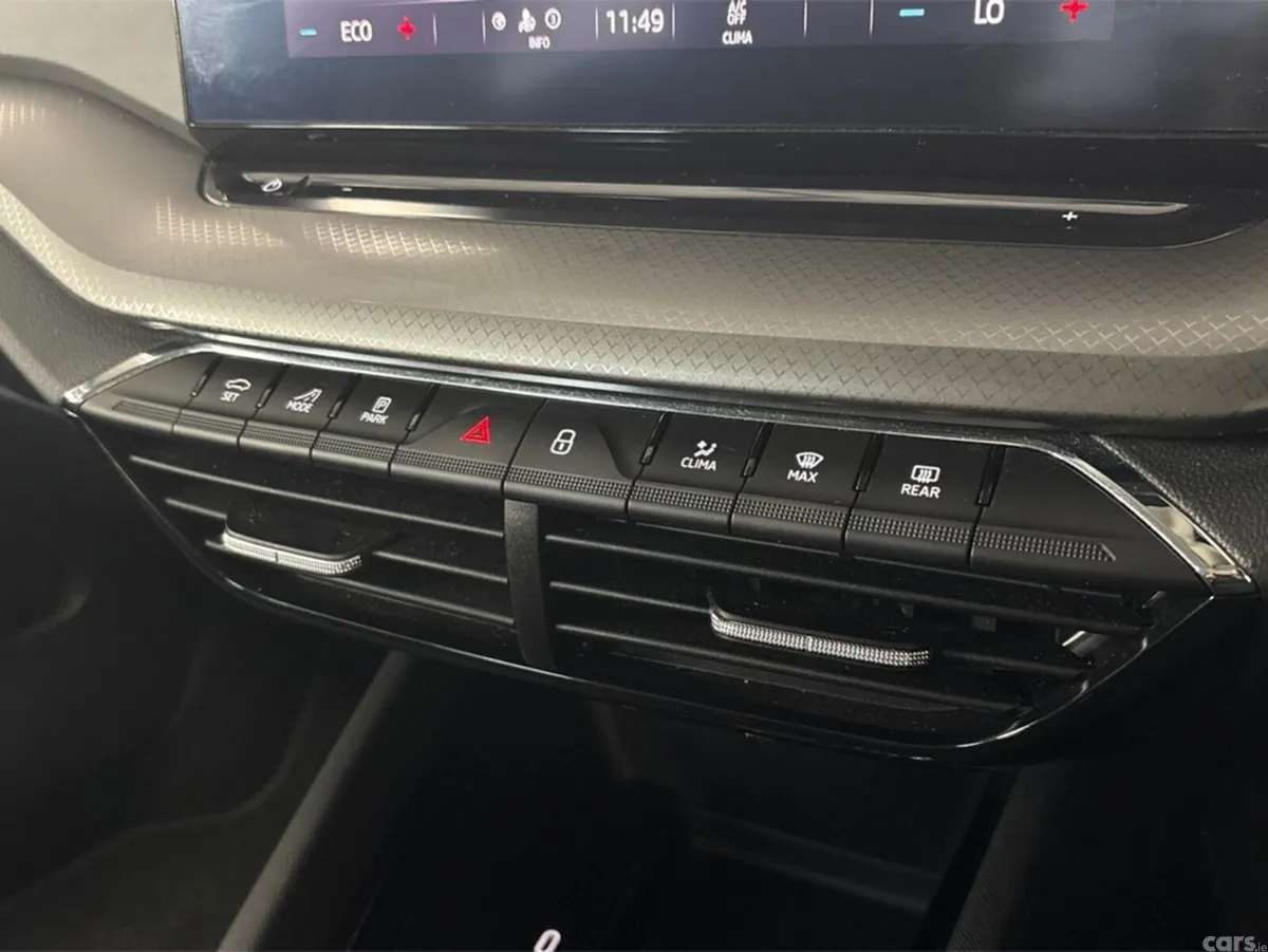 Skoda Octavia Saloon, Petrol Plug-in Hybrid, 2024, Blue