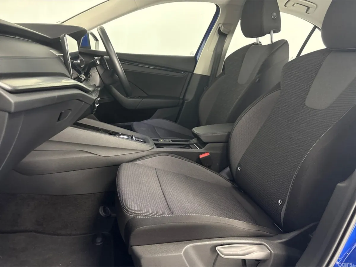 Skoda Octavia Saloon, Petrol Plug-in Hybrid, 2024, Blue