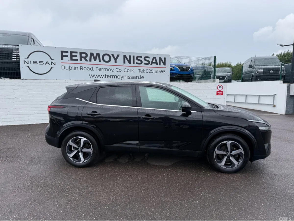 Nissan Qashqai Hatchback, Petrol, 2023, Black