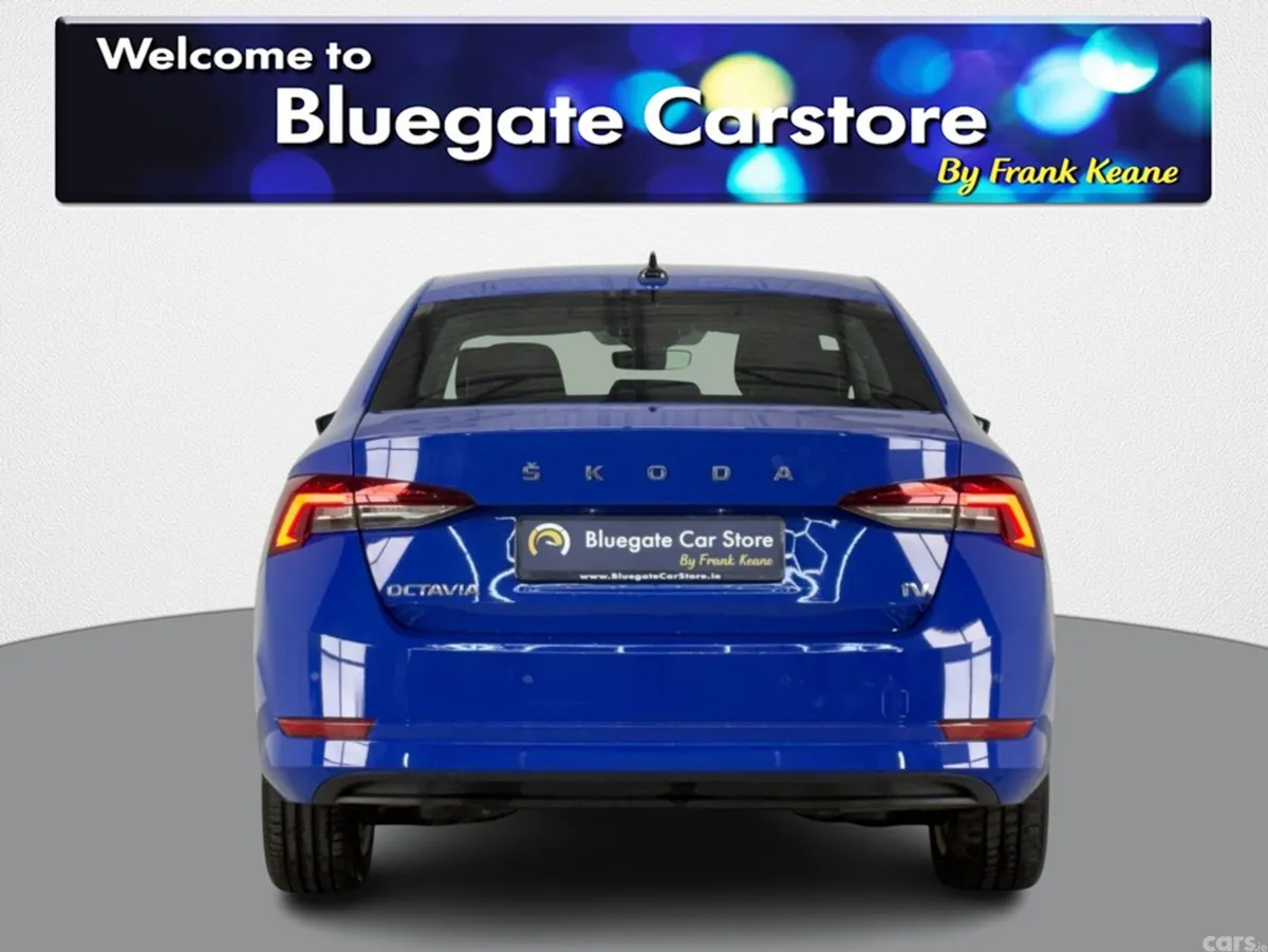 Skoda Octavia Saloon, Petrol Plug-in Hybrid, 2024, Blue