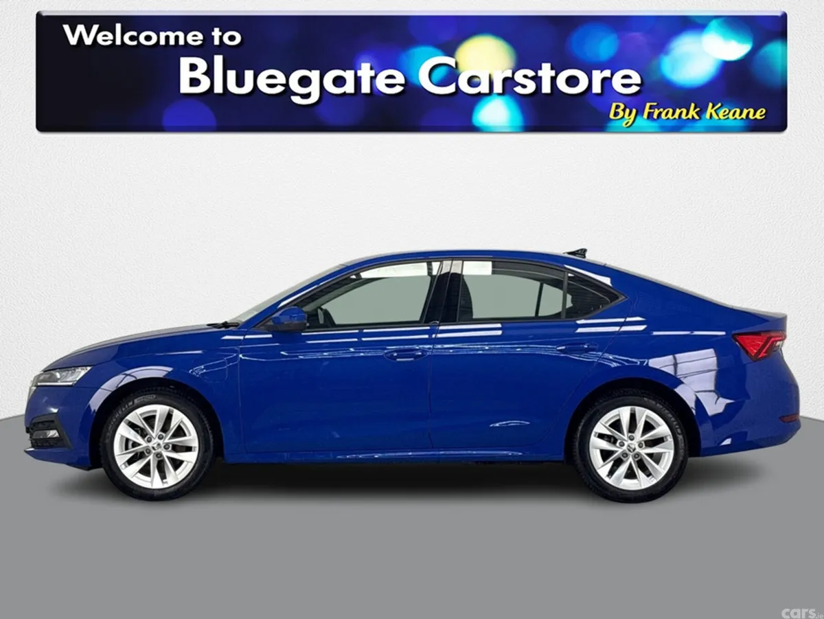 Skoda Octavia Saloon, Petrol Plug-in Hybrid, 2024, Blue