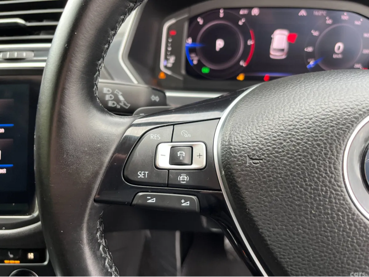 Volkswagen Tiguan SUV, Diesel, 2020, Red