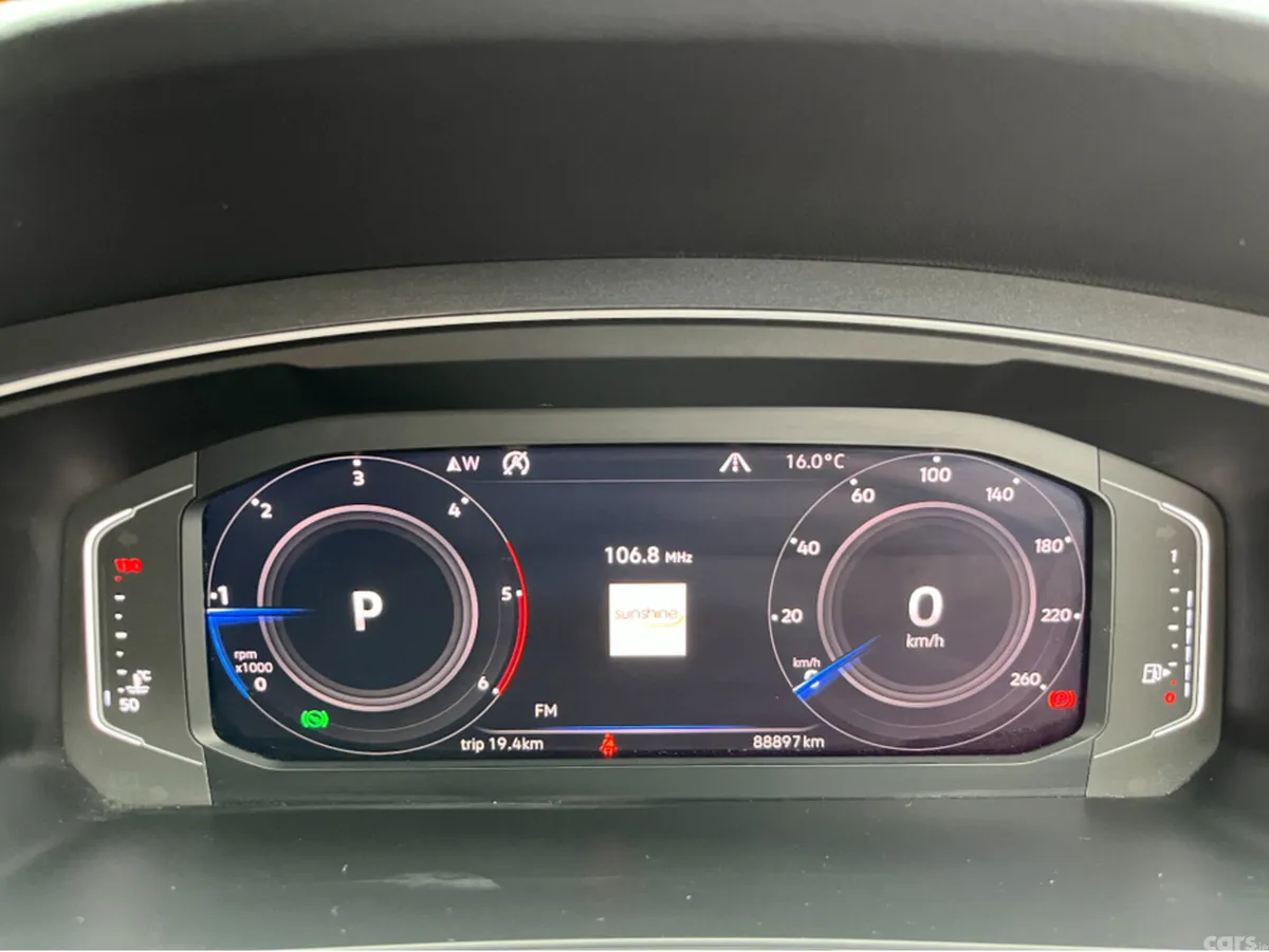Volkswagen Tiguan SUV, Diesel, 2020, Red