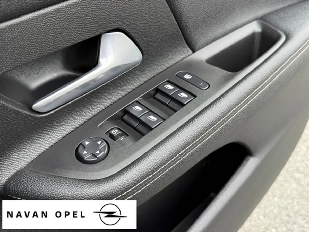 Opel Mokka SUV, Petrol, 2024, Grey