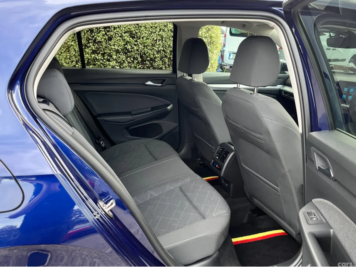 Volkswagen Golf Hatchback, Diesel, 2023, Blue