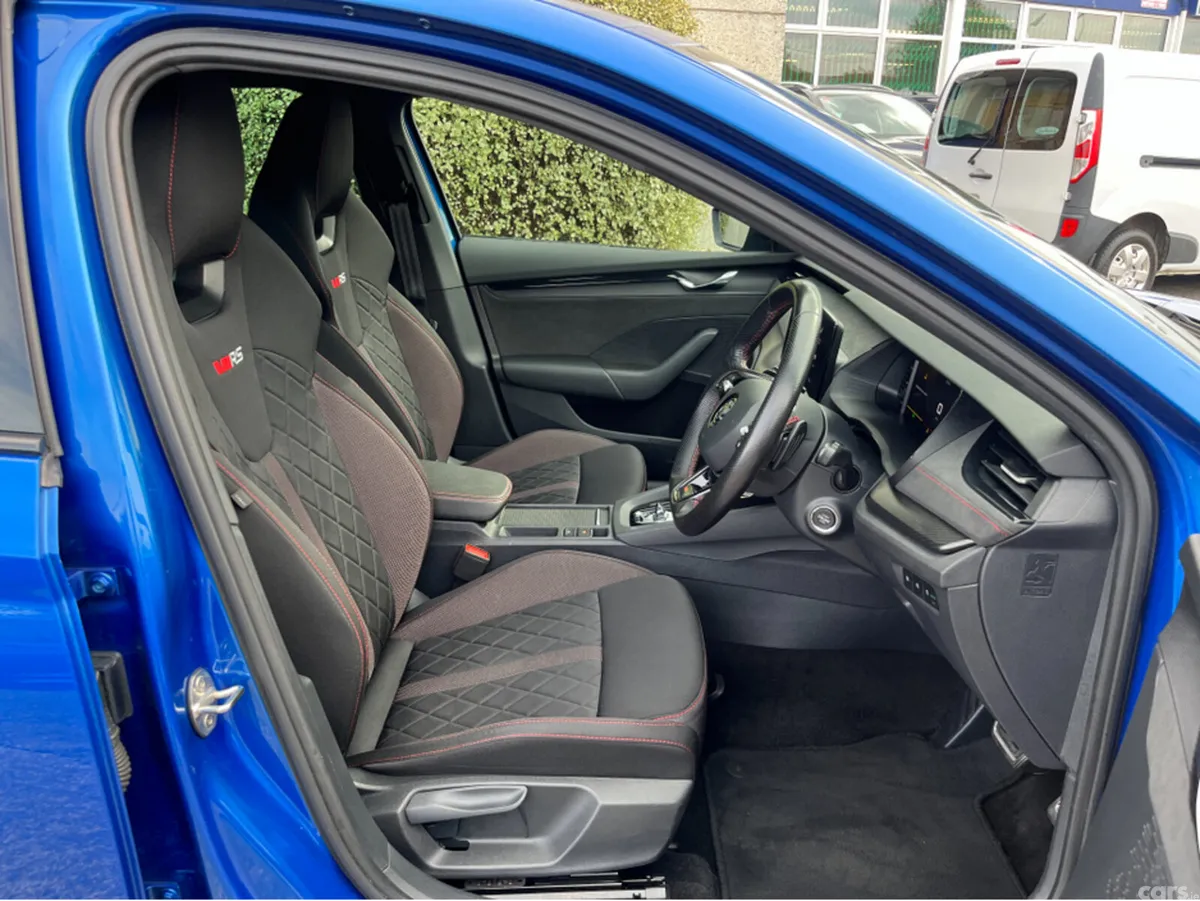 Skoda Octavia Saloon, Diesel, 2022, Blue