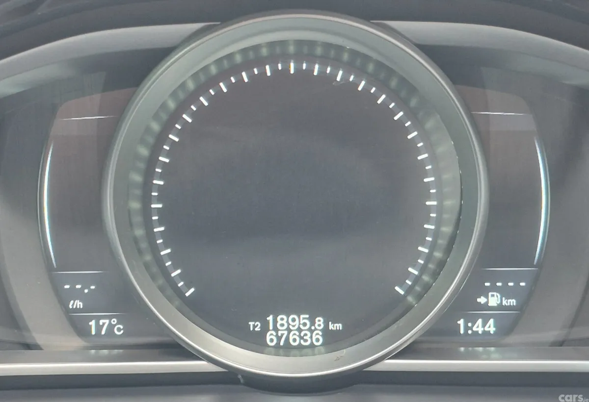 Volvo V40 Hatchback, Petrol, 2015, White