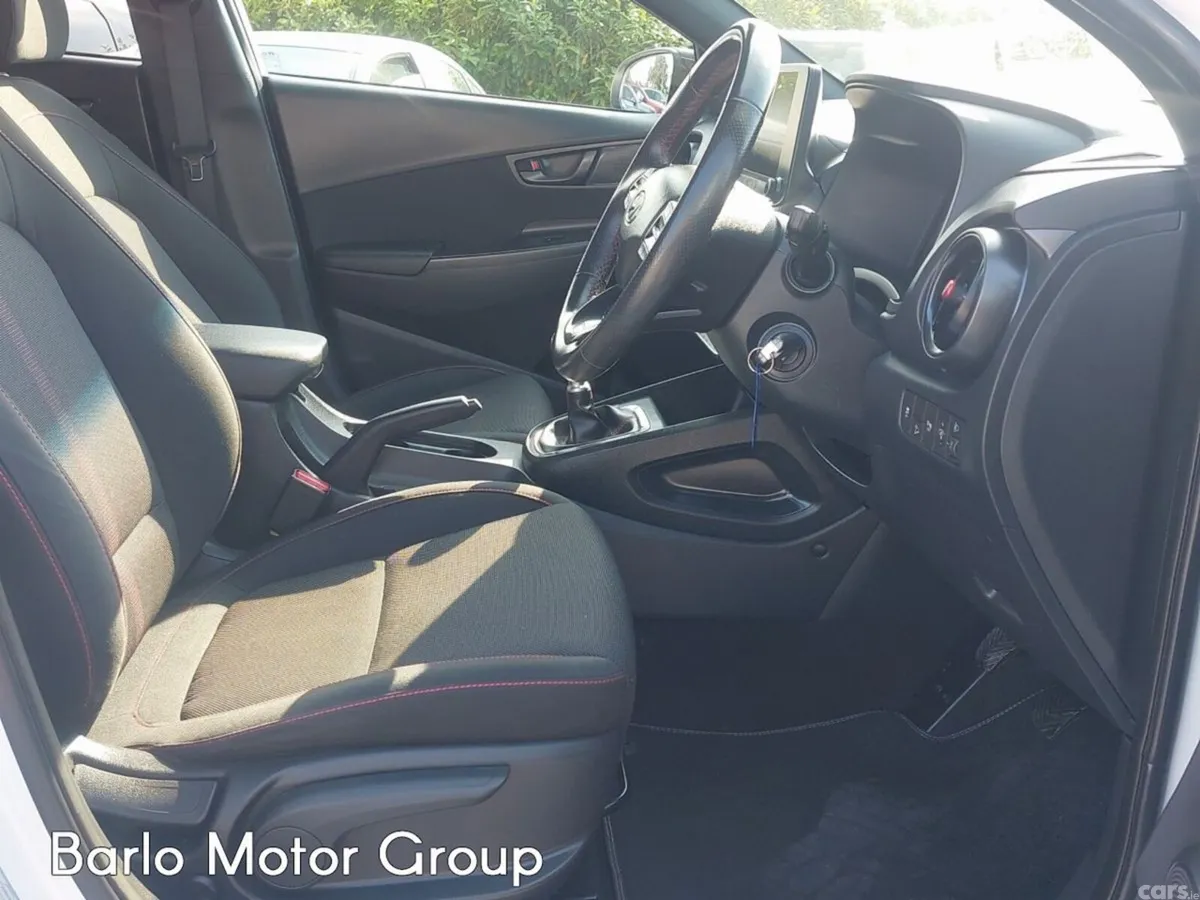 Hyundai KONA MPV, Petrol, 2022, White