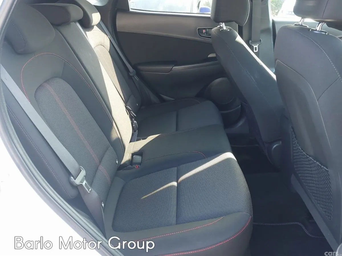 Hyundai KONA MPV, Petrol, 2022, White