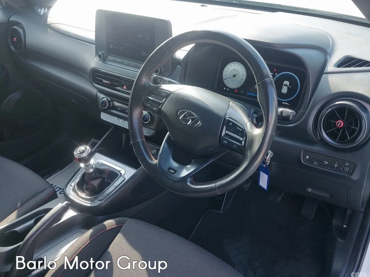 Hyundai KONA MPV, Petrol, 2022, White
