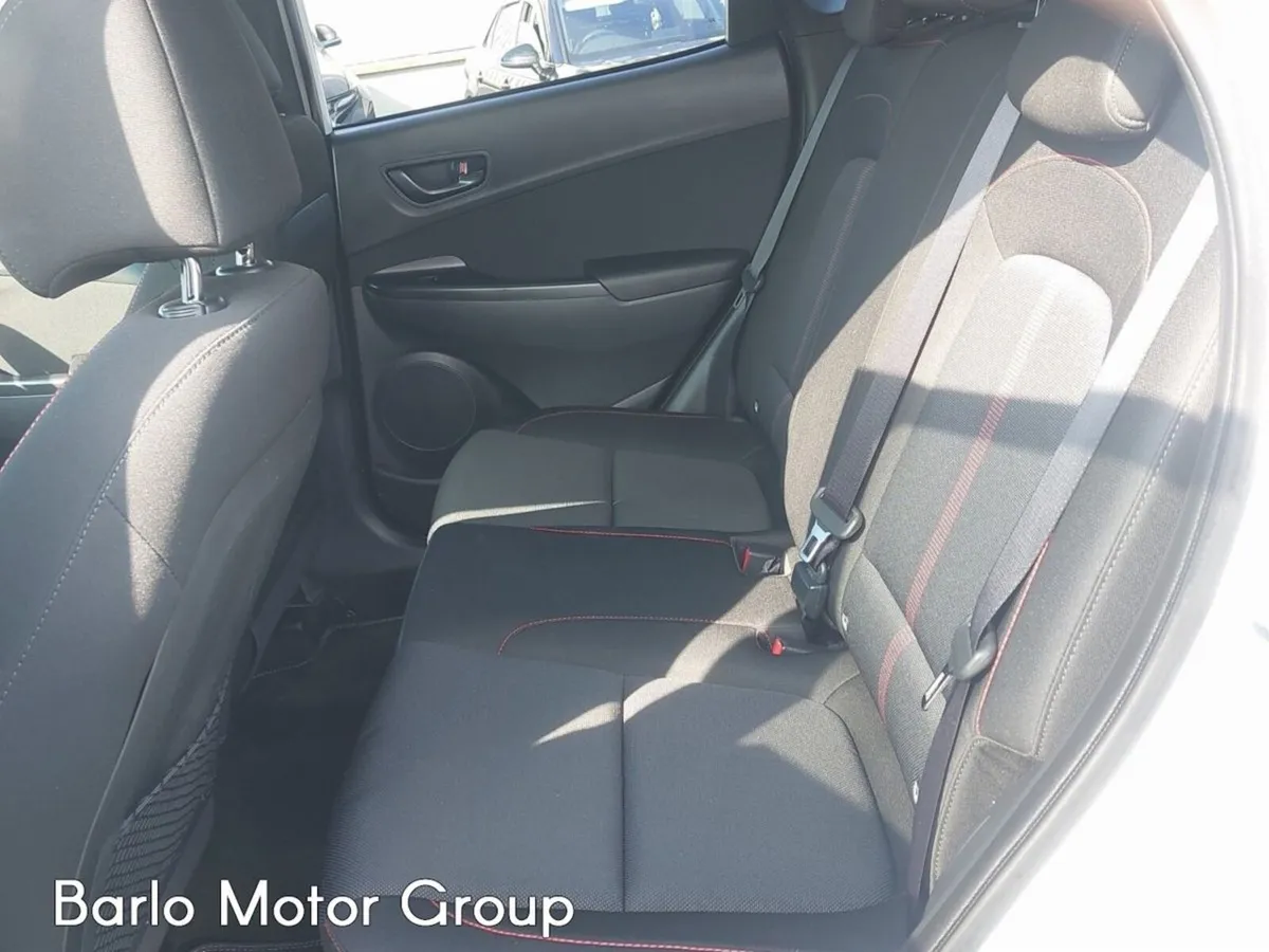 Hyundai KONA MPV, Petrol, 2022, White