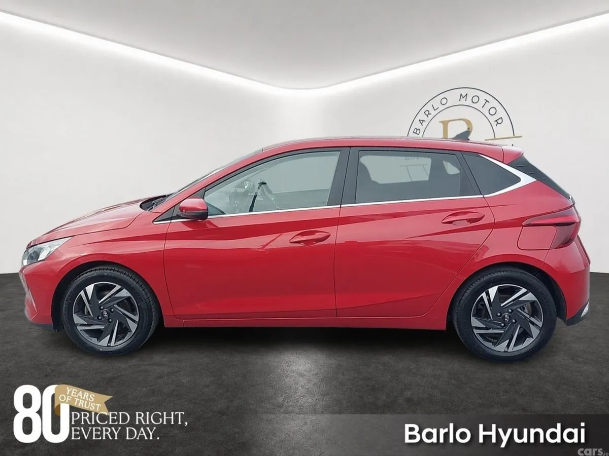 Hyundai i20 Hatchback, Petrol, 2023, Red