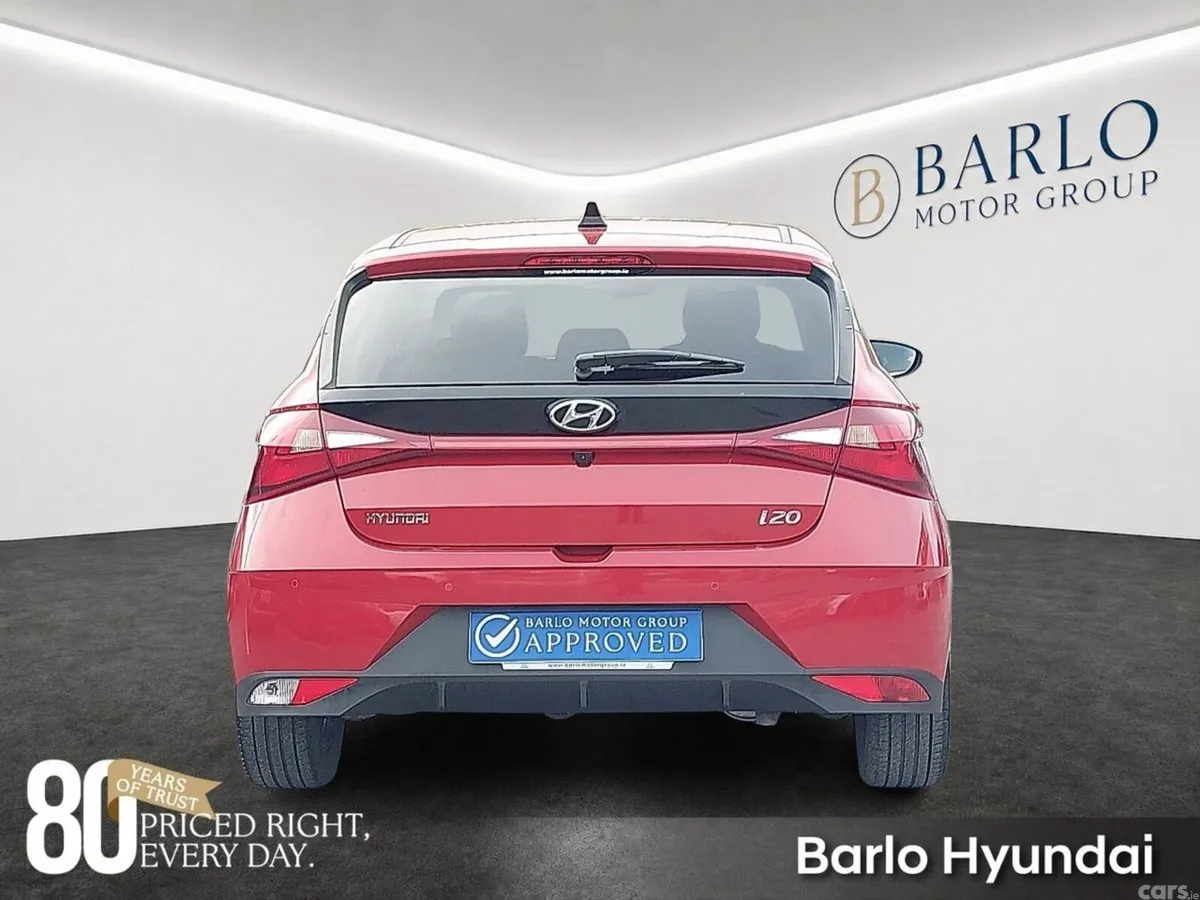 Hyundai i20 Hatchback, Petrol, 2023, Red